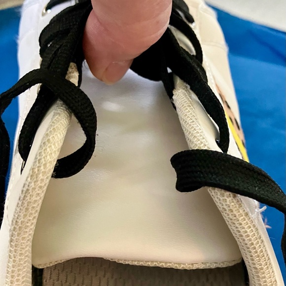 Women’s very cool size 8 sneakers with extra laces - Picture 9 of 16